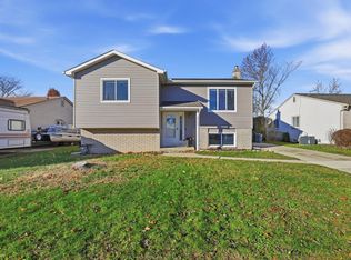 8743 Lillian Dr, Newport, MI 48166