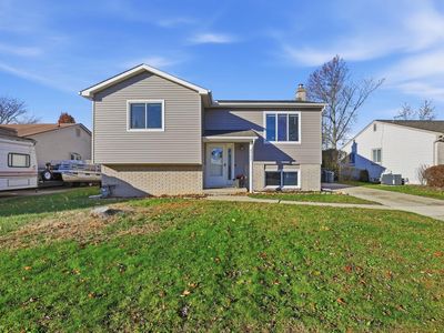 8743 Lillian Dr, Newport, MI, 48166
