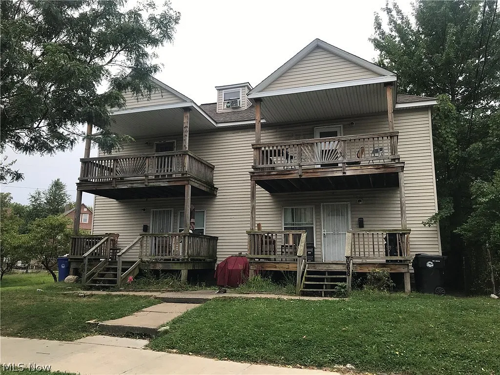 666-670 Parkwood Dr photo 1