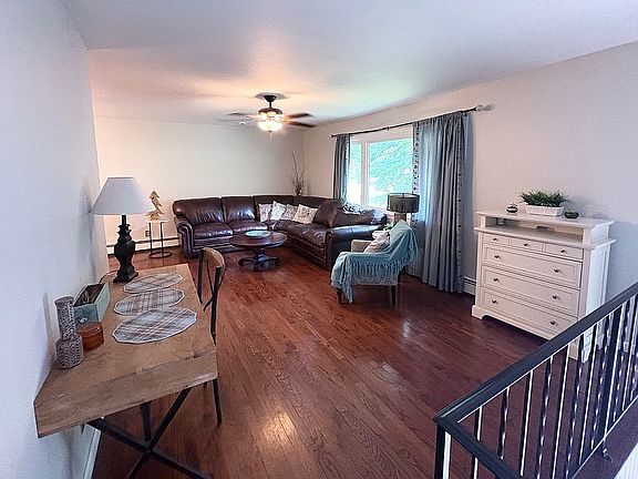 4th image of 30 Laura Rd