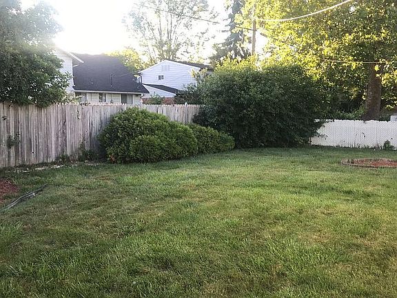 5th image of 1014 Burlington Dr