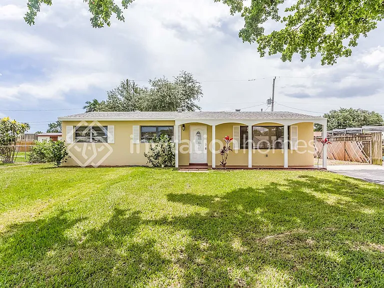 9504 Bloomfield Dr — Photo 1