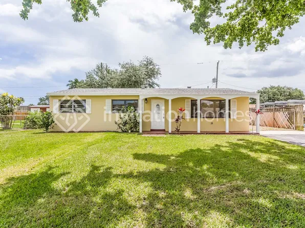 9504 Bloomfield Dr, Palm Beach Gardens, FL 33410