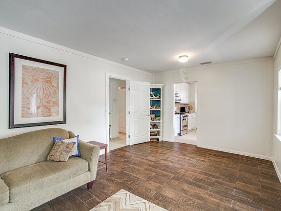 5th image of 4615 Ribbecke Ave