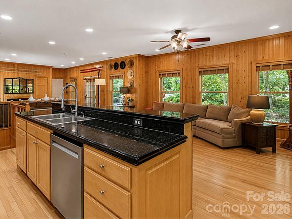 4th image of 7255 Laurel Hill Dr