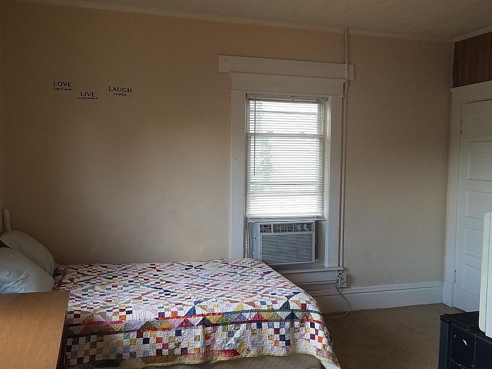 2nd image of 1302 7th Ave #3