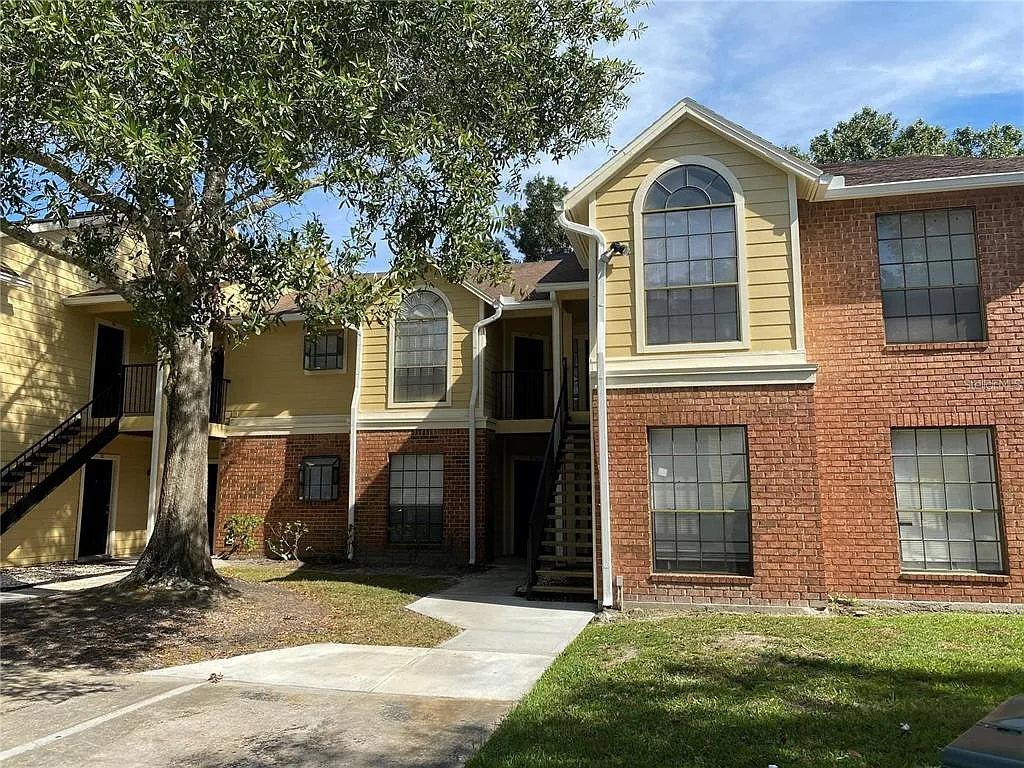 1 bed, 1.0 bath, 684 sqft, $1,350 — Photo 1