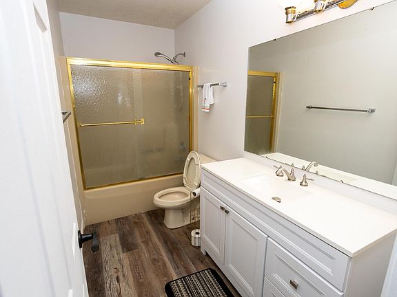 5th image of 3300 Thornbrook Ct