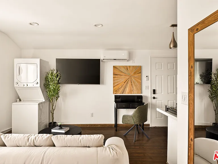 8810 Hollywood Blvd #1/2 — Photo 9