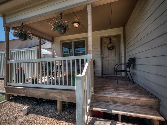 3rd image of 27646 Bonnycastle Dr #1