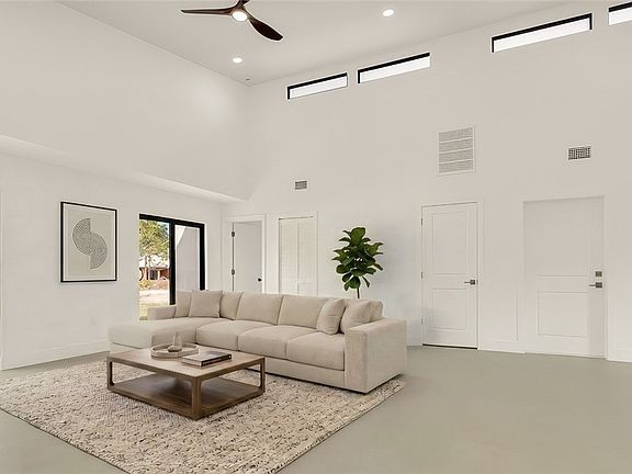5th image of 1011 State Ave