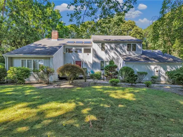 150 Oronoque Lane, Stratford, CT 06614