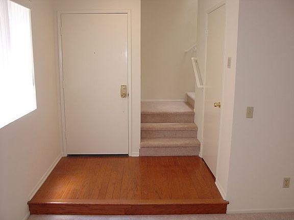 2nd image of 7320 Balboa Blvd Unit 124
