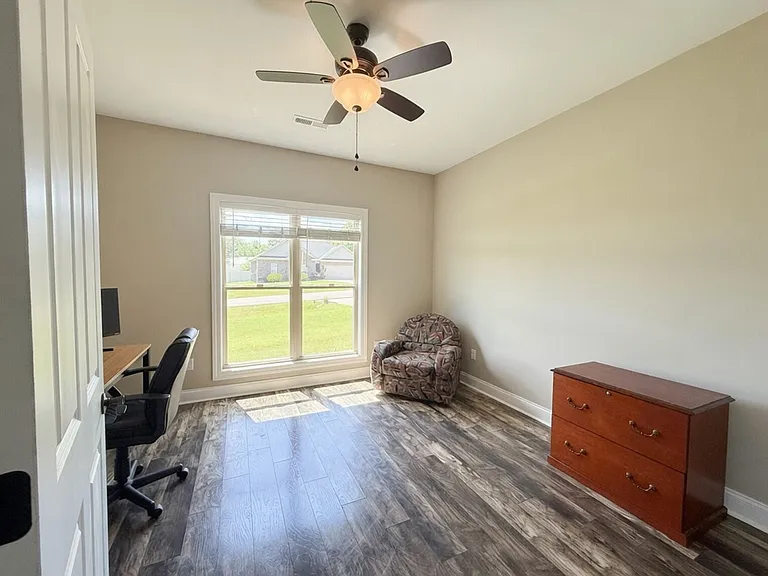 5005 Rainier Dr — Photo 7