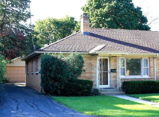 419 June Ter, Barrington, IL 60010