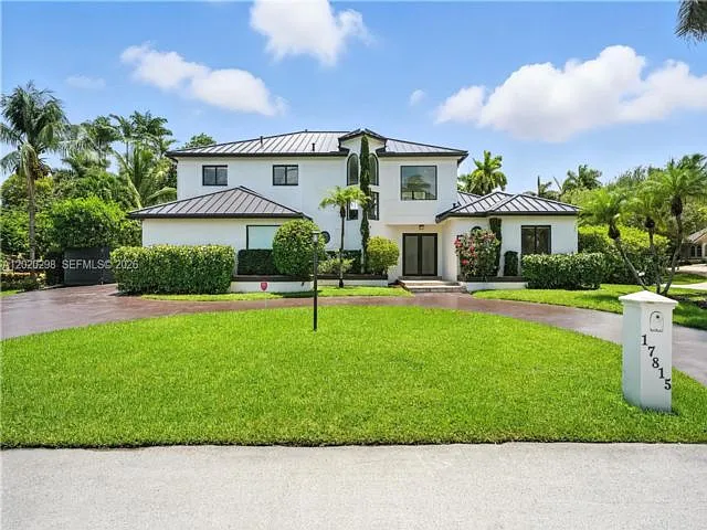 5 bed, 3.5 bath, 3129 sqft, $11,000 — Photo 1