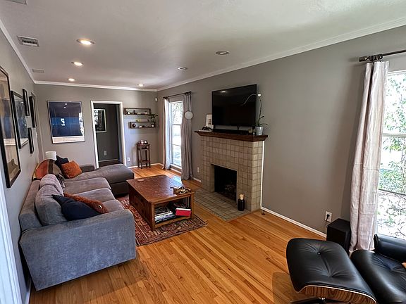 4th image of 265 S Sierra Bonita Ave #265