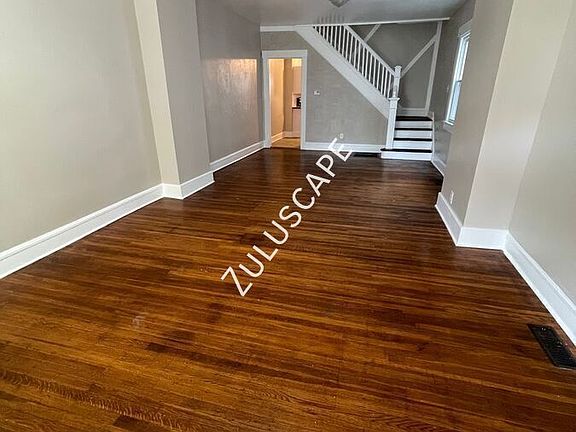 4th image of 1534 E Ohio St