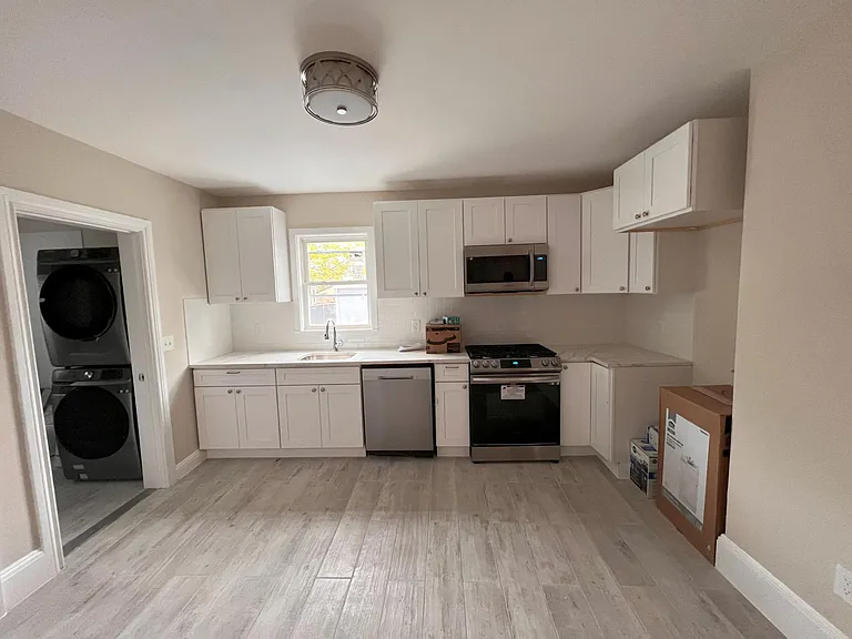 117 Warren Ave #1 — Photo 2