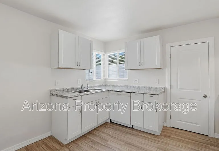 805 E Turney Ave #4 — Photo 6