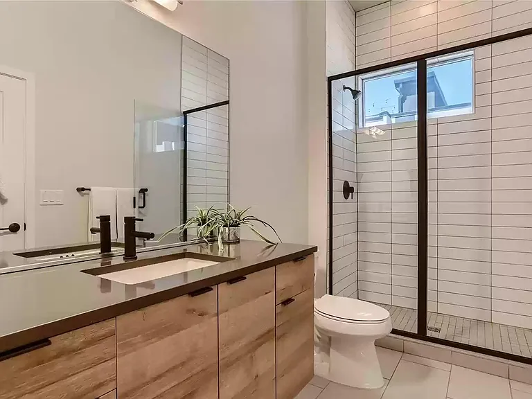 3041 W 19th Ave — Photo 12