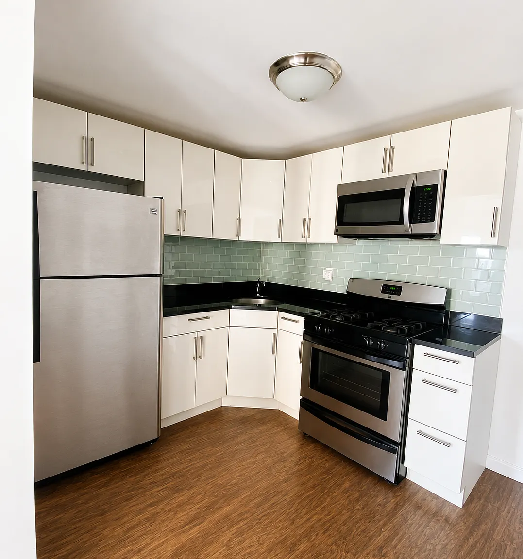 172 Huntington Street — Photo 2