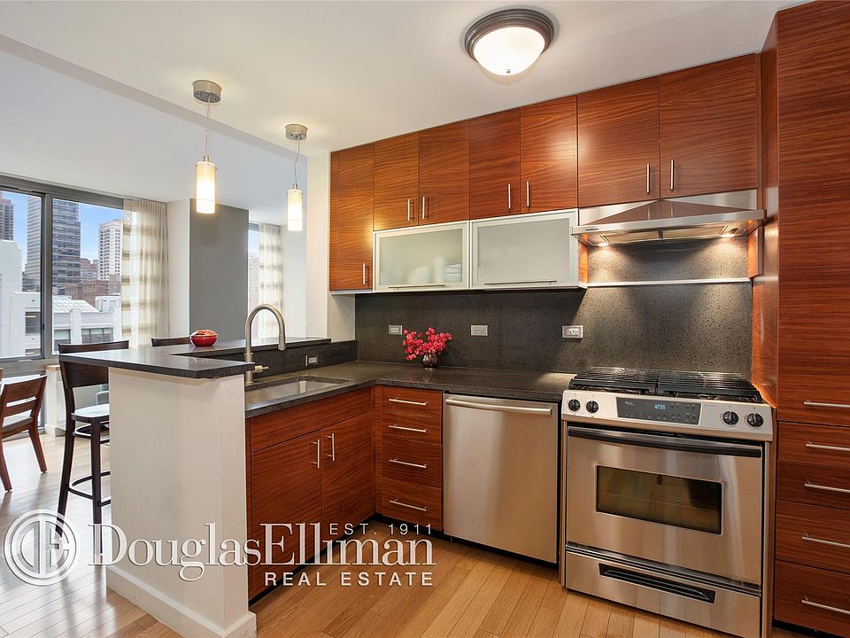 1st image of 225-227 W 60th St #11D