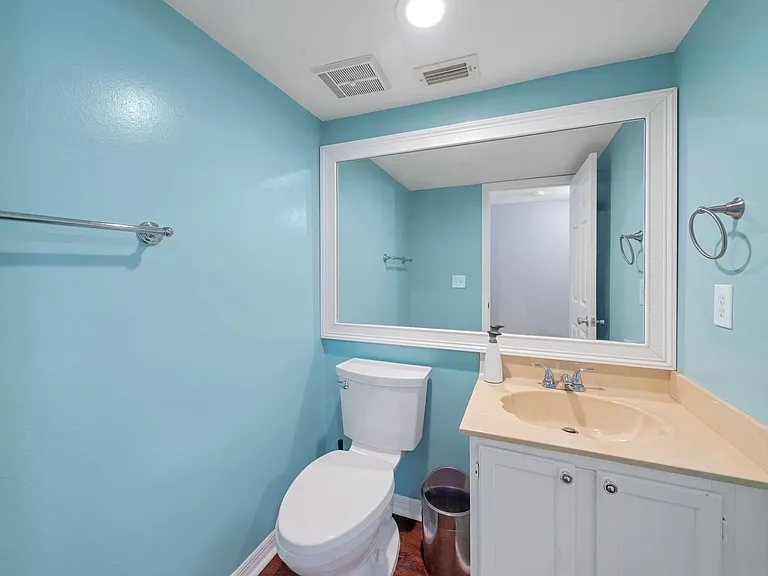 2758 Waymeyer Dr — Photo 6