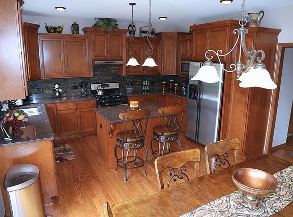 3rd image of 15537 Elder Ct