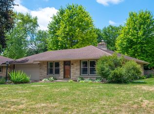 1317 N 117th St, Wauwatosa, WI 53226