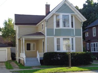 11 Pleasant Ave, Lancaster, NY 14086