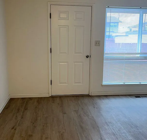 962 W Center St — Photo 3