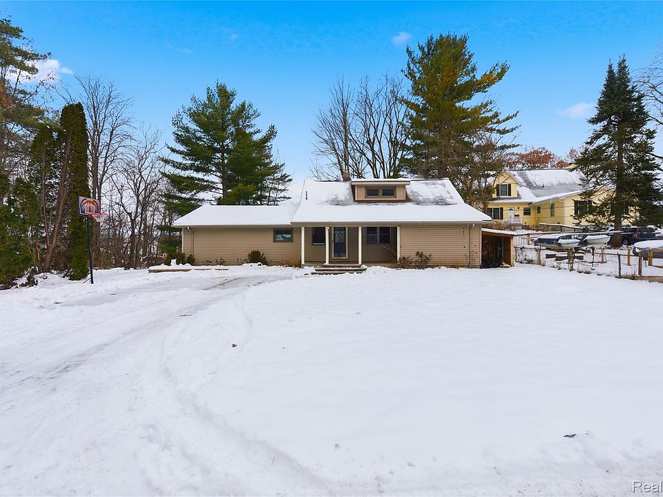 1st image of 6290 Briggs Lake Dr