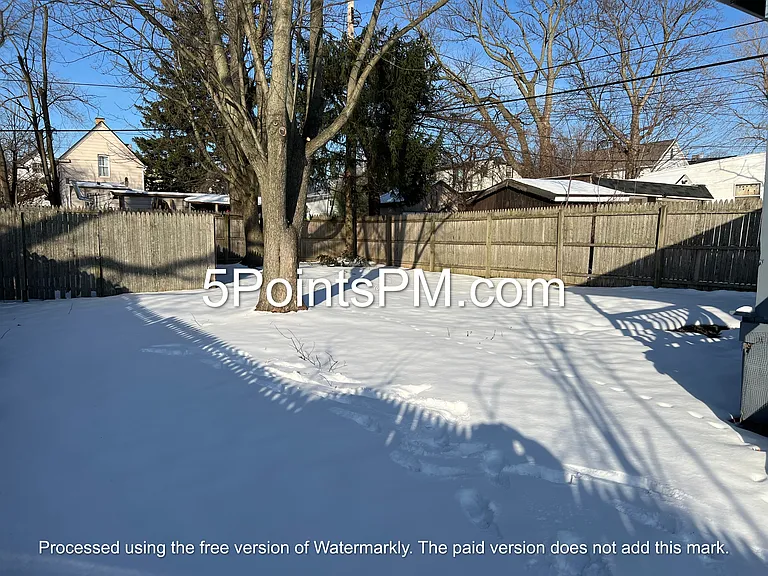7805 Bancroft Ave — Photo 5