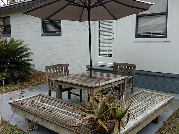 4th image of 2424 Pine Summit Dr E