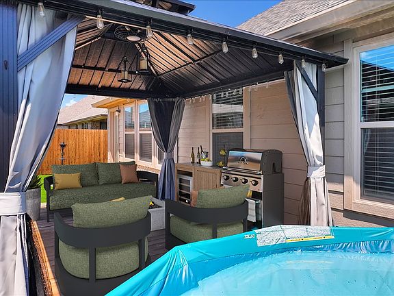 3rd image of 3015 Cliffview Dr