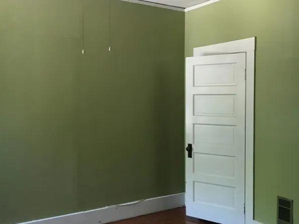 11 Fowler St #4, Salem, MA 01970