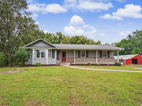 1548 N 1000th Rd, Lawrence, KS 66046