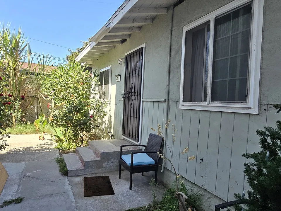 4211 Lennox Blvd