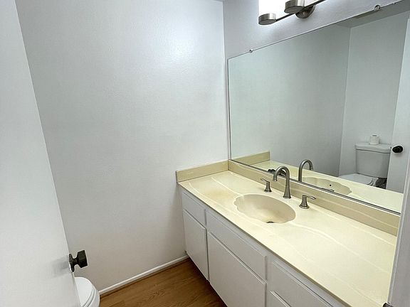 3rd image of 19044 Archwood St Unit 3
