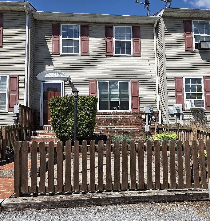 1st image of 260 White Dogwood Dr