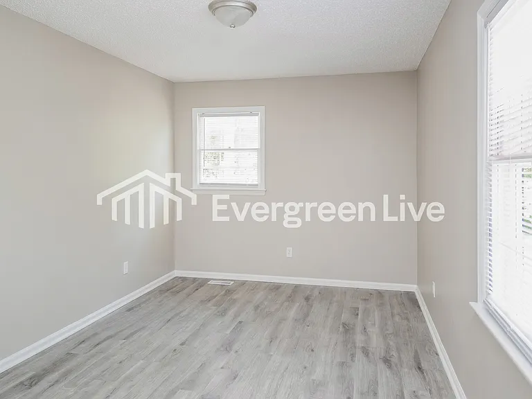 1029 Natchez Trl — Photo 9