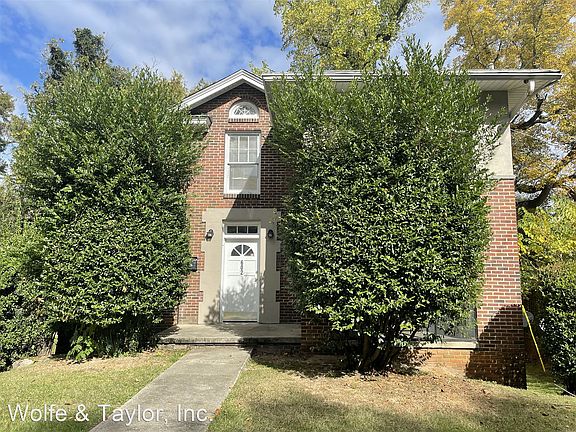 2nd image of 604 S Waccamaw Ave