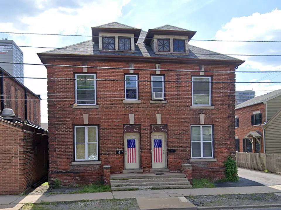 822 Lafayette St