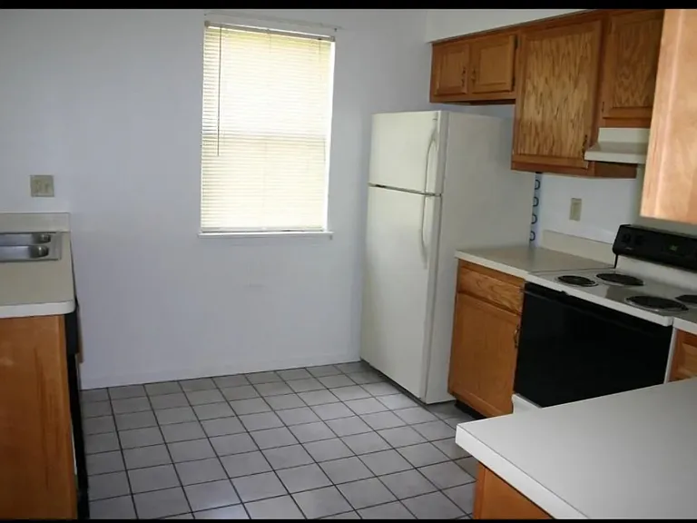 2043 Rolling Meadows Ln — Photo 11