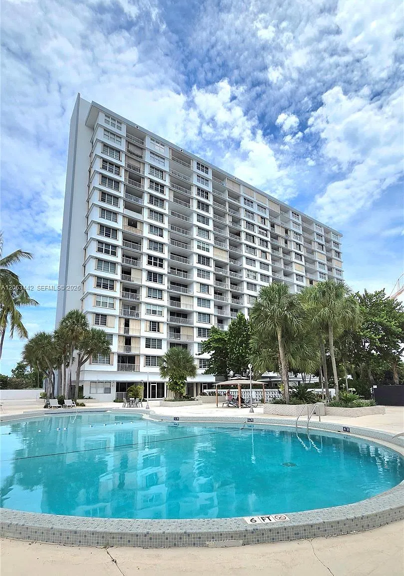 Kennedy House Condo — Photo 1