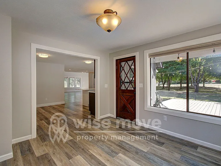 4001 NW 127th St — Photo 15