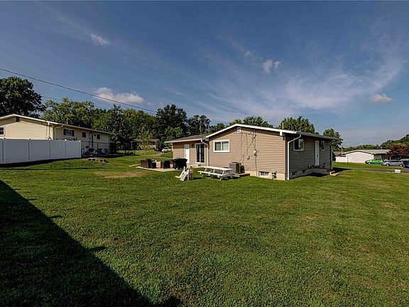 2nd image of 125 Freeman Dr