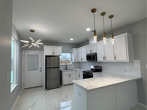 4th image of 5900 Notre Dame Ave #3