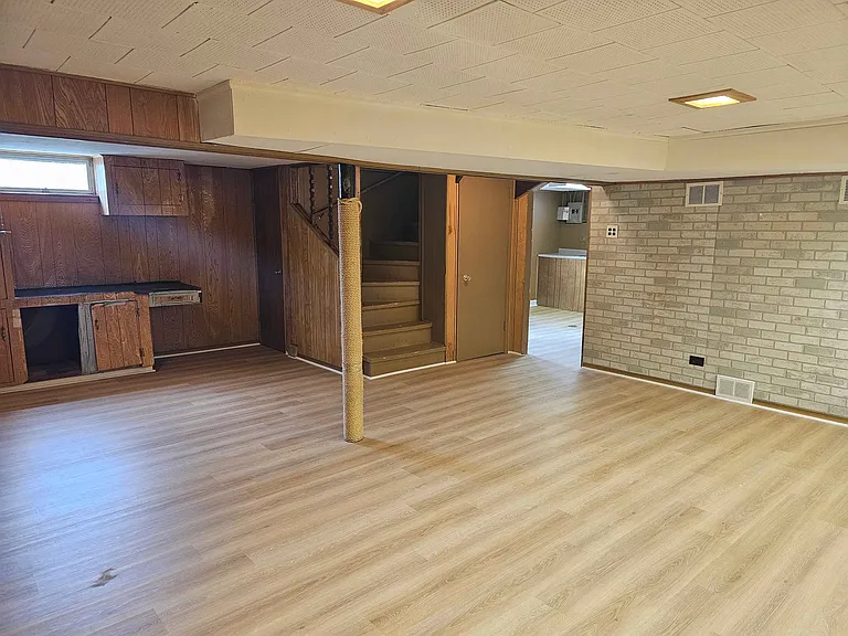 303 W Hawley St — Photo 28